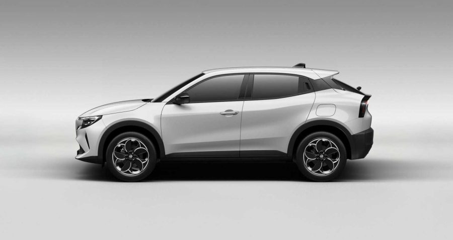 Renting Coches Alfa Romeo Junior Elettrica Blanco, Negro