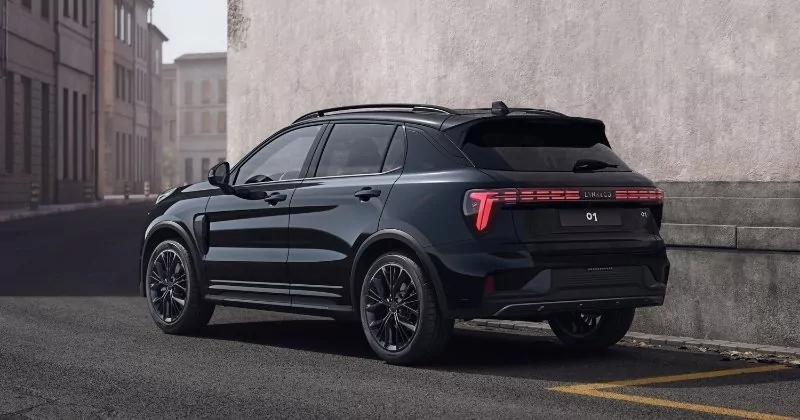 Renting Coches Lynk & Co 01 1.5 PHEV More Crystal White, Sparking Black