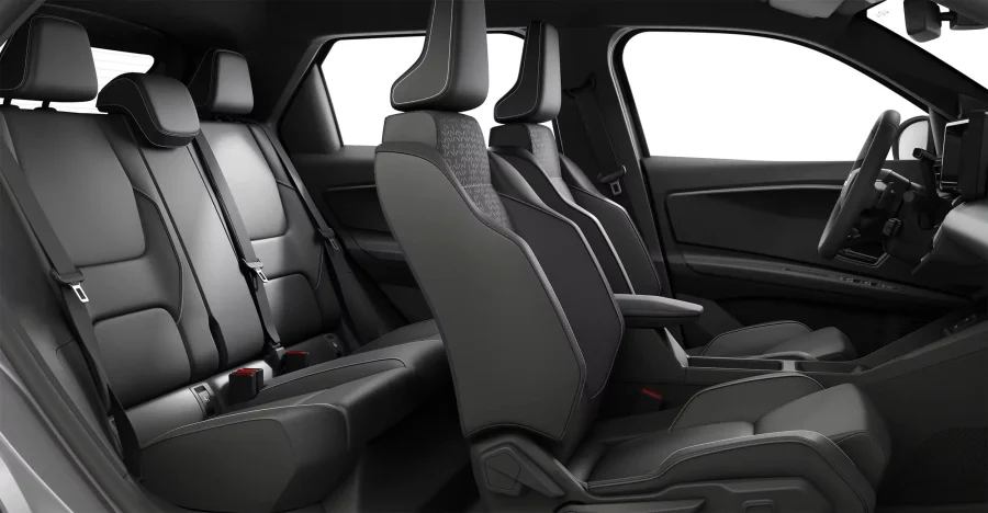 Renting Coches Nissan Micra 40 kWh N-Connecta Mars Red