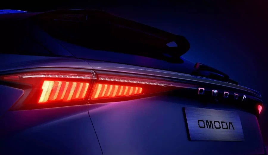 Renting Coches Omoda 5 1.6 TGDi Comfort Blanco Metalizado, Negro, Plata