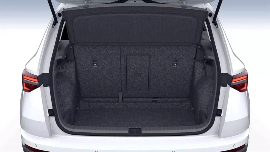 Renting Coches Skoda Karoq 2.0 TDI DSG Selection Blanco Luna, Gris Graphite, Plata Brillante