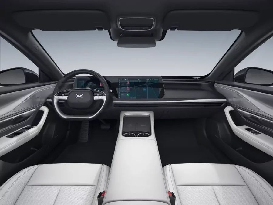 Renting Coches Xpeng P7 Performance AWD Arctic White