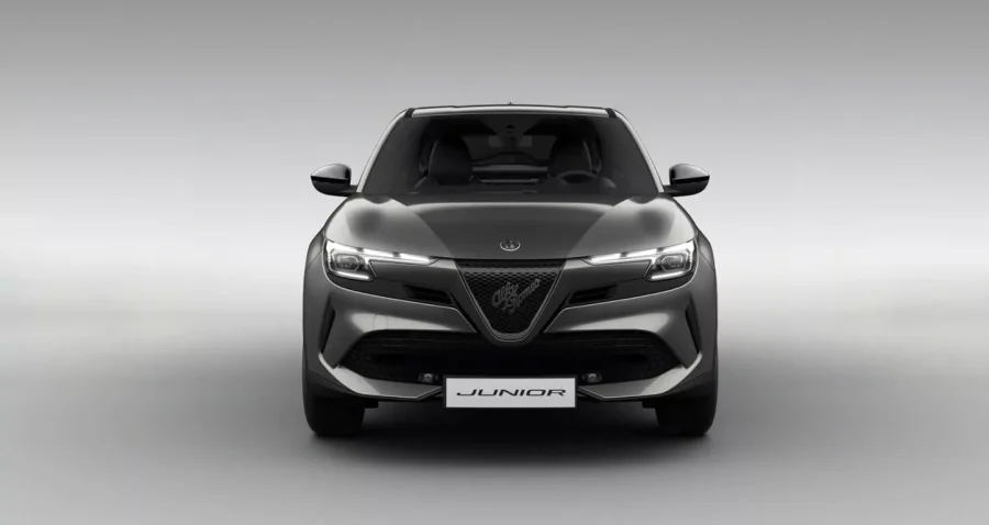Renting Coches Alfa Romeo Junior Ibrida Ti 108kW Argento arese