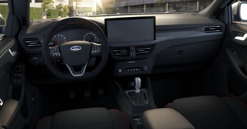 Renting Coches Ford Focus 1.0T EcoBoost mHEV ST-Line Blanco, Rojo Race