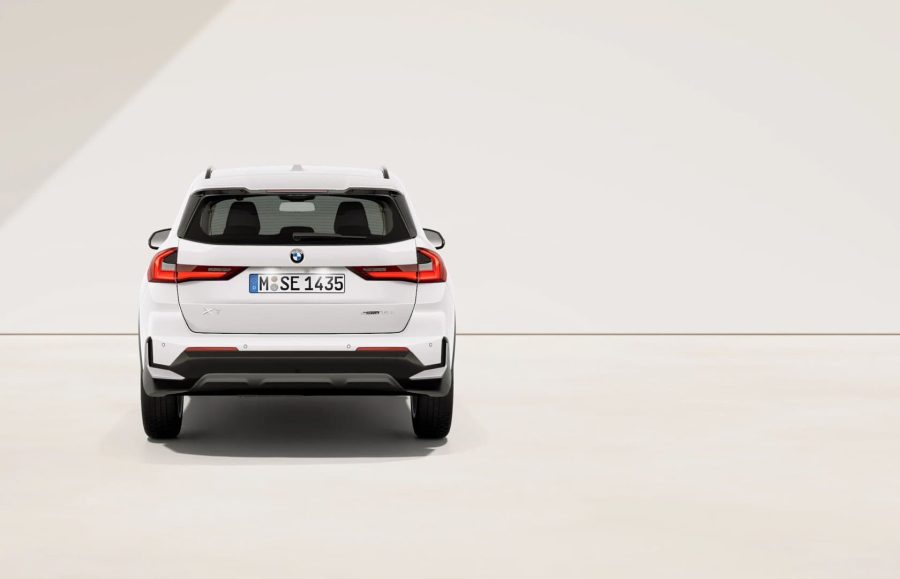 Renting Coches BMW X1 sDrive18d Premium Package Mineral White metalizado