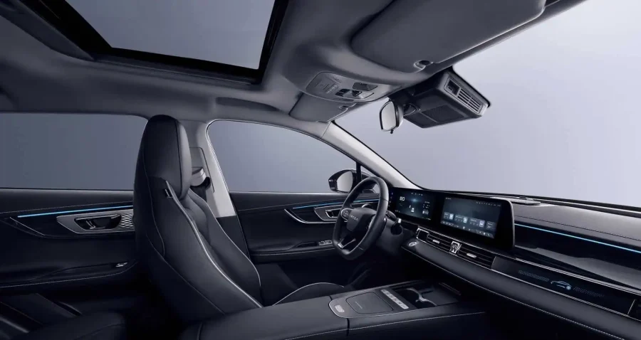 Renting Coches Omoda 5 1.5 TGDI HEV Business Blanco techo negro, Plata techo negro, Negro