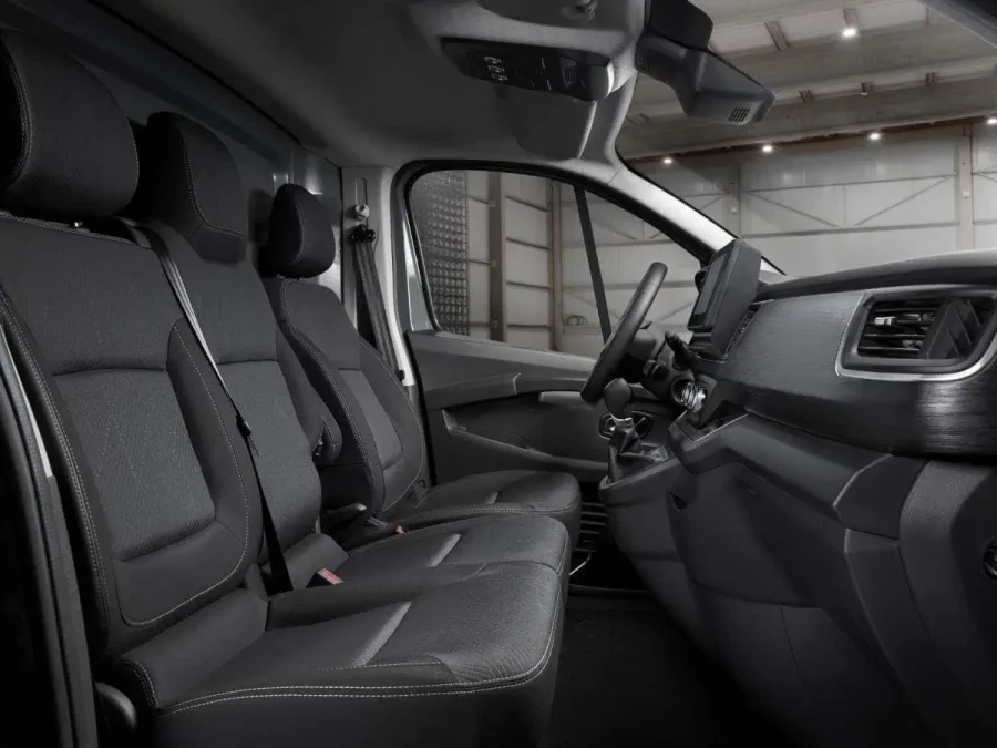 Renting Coches Nissan Primastar Furgón 2.0 DCi L1 H1 Acenta Blanco Hielo Sólido