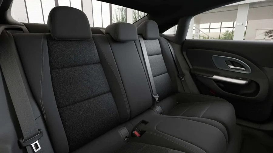 Renting Coches Mercedes Benz CLA 200 EQ Negro Cosmos