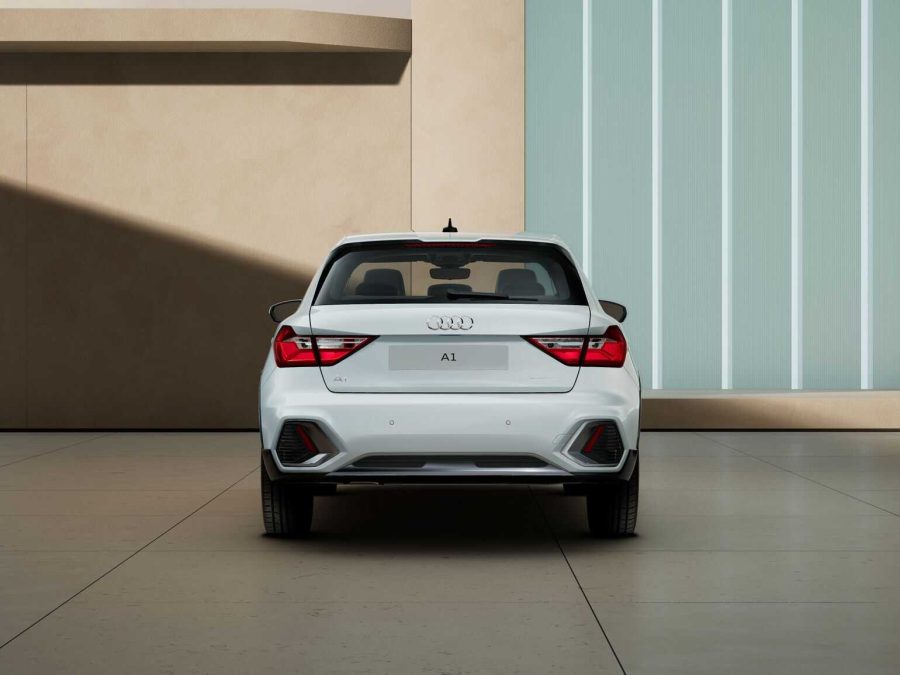 Renting Coches Audi A1 Allstreet 30 TFSI 85kW S Tronic Blanco Glaciar, Gris Crono