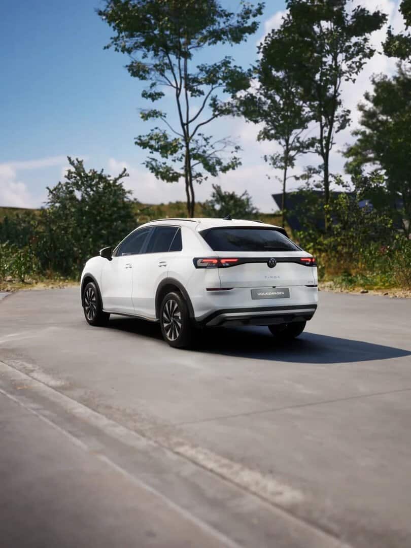 Renting Coches Volkswagen T-Roc 1.5 eTSI 85kW DSG MAS Blanco Punto, Gris Lobo