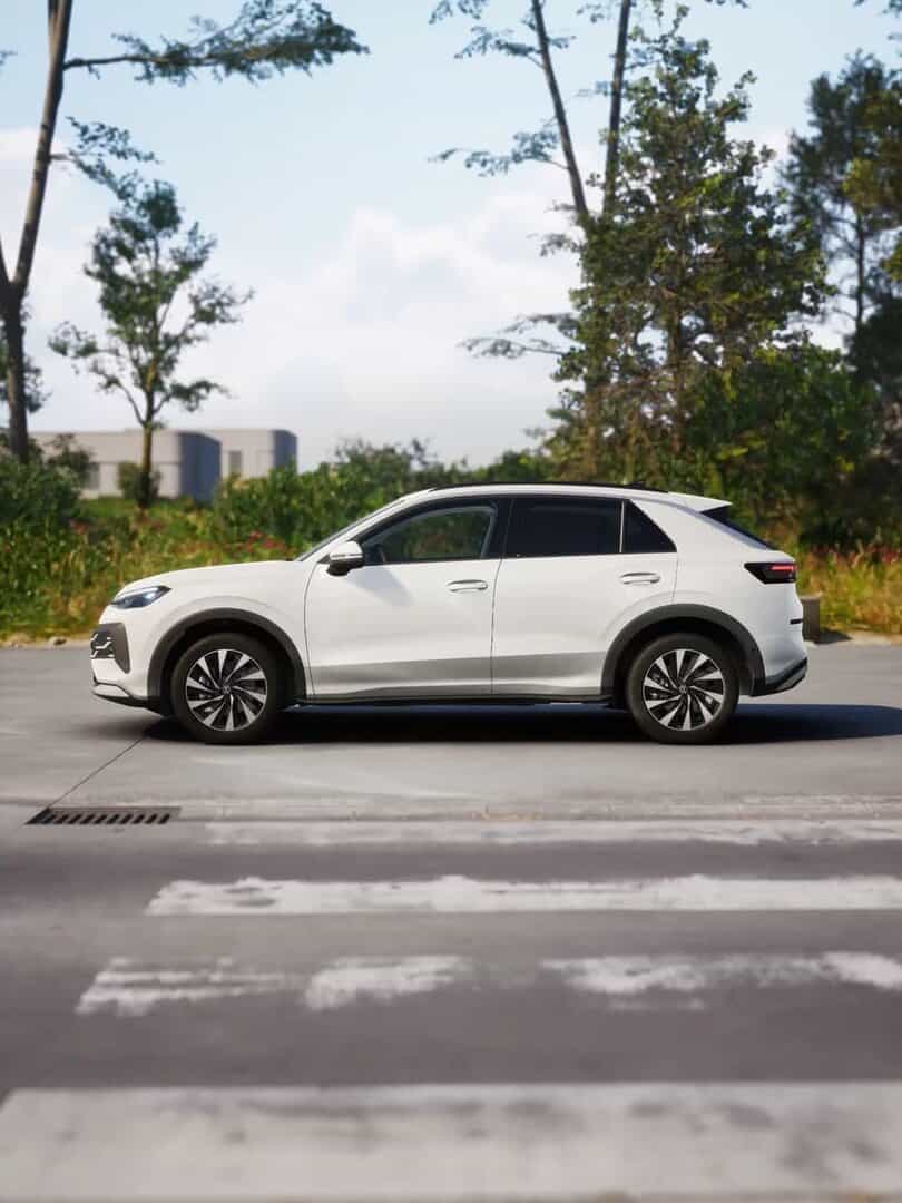 Renting Coches Volkswagen T-Roc 1.5 eTSI 85kW DSG MAS Blanco Punto, Gris Lobo