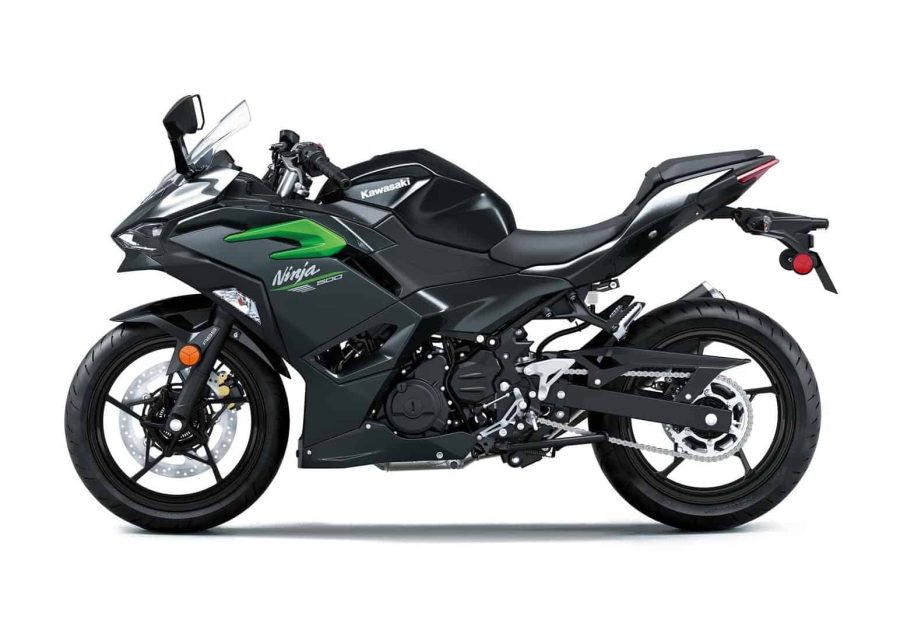 Renting Motos Kawasaki Ninja 500 Metallic Carbon Gray / Candy Lime Green