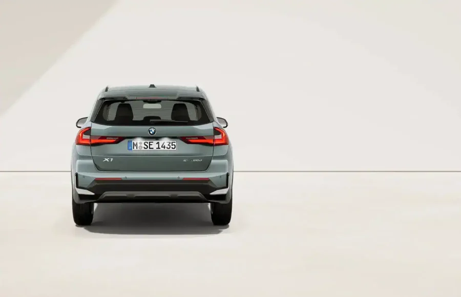 Renting Coches BMW X1 xDrive20d Premium Package Cape York Green metalizado