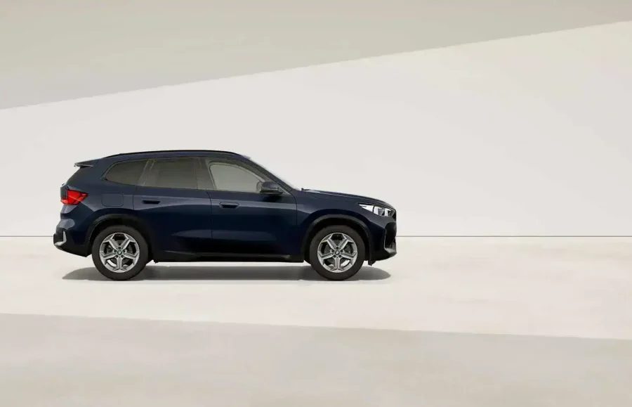 Renting Coches BMW X1 sDrive 20d Night Dusk Blue, Mineral White