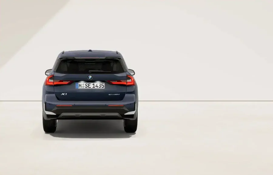 Renting Coches BMW X1 sDrive 20d Night Dusk Blue, Mineral White