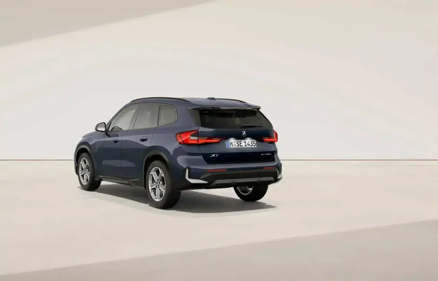 Renting Coches BMW X1 sDrive 20d Night Dusk Blue, Mineral White