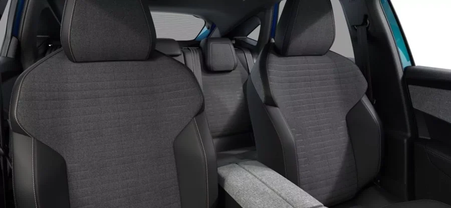 Renting Coches Peugeot 3008 1.2 107KW Allure EDCS6 Azul Obsession