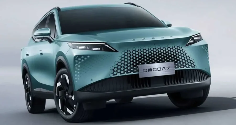 Renting Coches Omoda 7 1.5T PHEV Premium Verde Wave, Plata Moonlight, Negro Opalo, Blanco Perlado