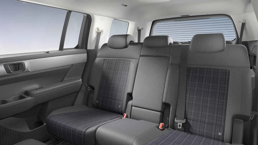 Renting Coches Hyundai Santa Fe 1.6T PHEV 4X4 AT Maxx White Cream