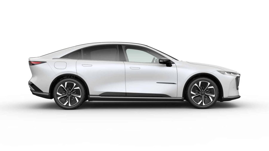 Renting Coches Mazda 6e EV Takumi Blanco