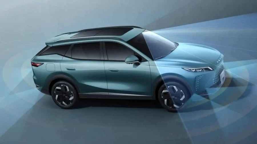 Renting Coches Omoda 7 1.5T PHEV Premium Verde Wave, Plata Moonlight, Negro Opalo, Blanco Perlado