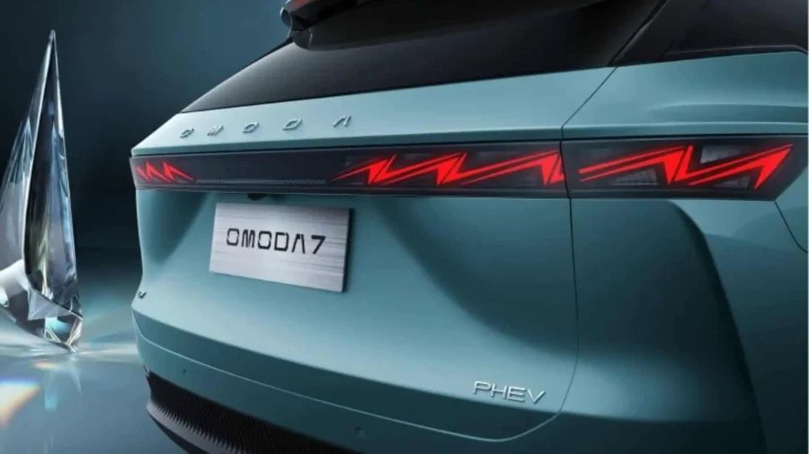 Renting Coches Omoda 7 1.5 TGDi SHS-P Premium FWD Verde, Negro, Blanco, Plata Moonlight