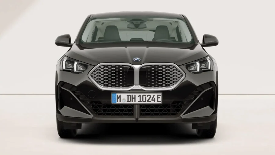 Renting Coches BMW iX2 eDrive20 Black Solid