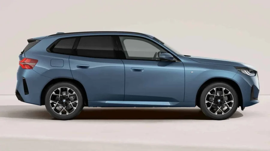 Renting Coches BMW X3 20d xDrive M Sport Arctic Race Blue, Black Sapphire