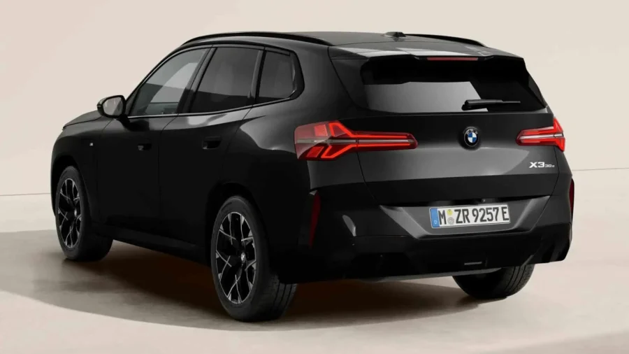 Renting Coches BMW X3 30e xDrive M Sport Black Sapphire, Arctic Race Blue