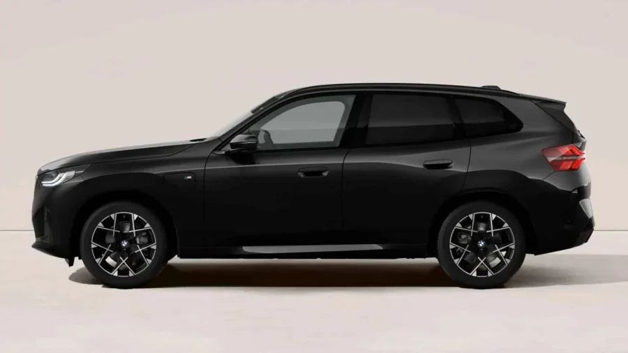 Renting Coches BMW X3 30e xDrive M Sport Black Sapphire, Arctic Race Blue