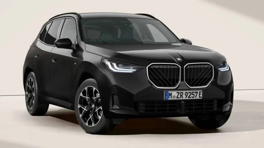 Renting Coches BMW X3 30e xDrive M Sport Black Sapphire, Arctic Race Blue