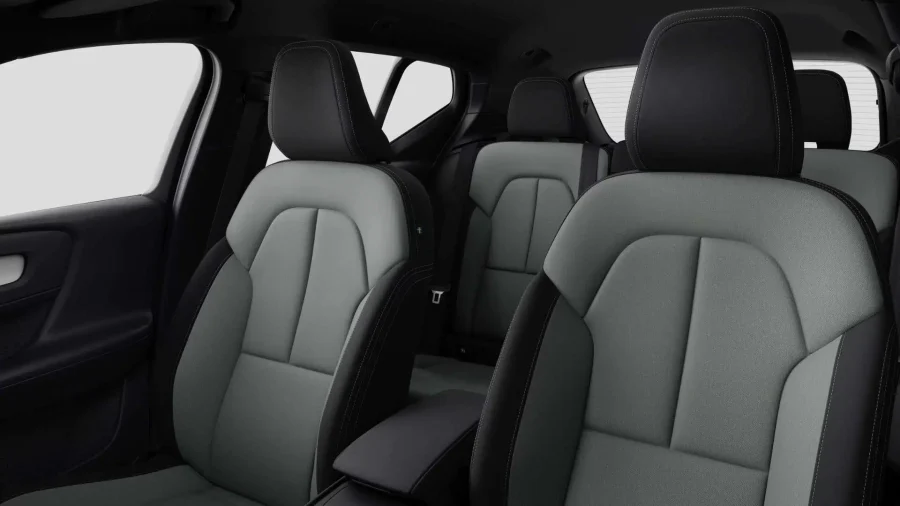 Renting Coches Volvo XC40 2.0 B3 G Core Auto Crystal White
