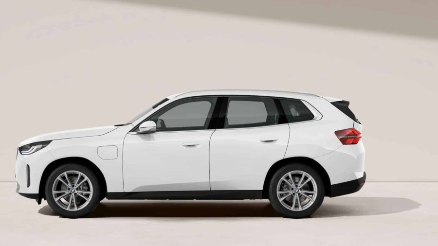Renting Coches BMW X3 30e xDrive Alpine White
