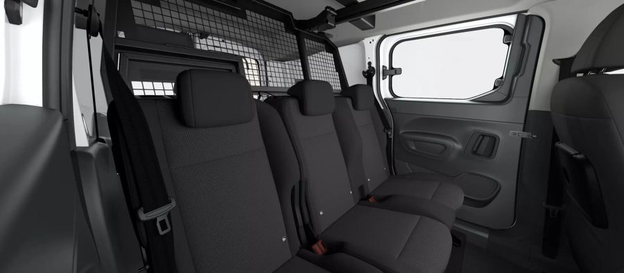 Renting Coches Toyota Proace City Combi 50kW EV N1 L2 GX Blanco Polar