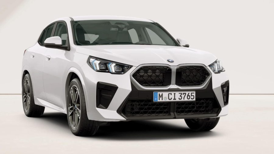 Renting Coches BMW iX2 eDrive20 M Sport Alpine White