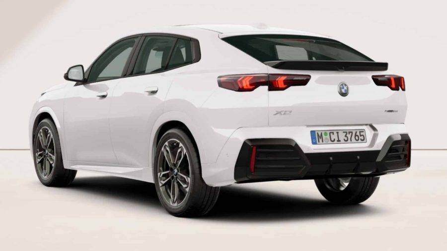 Renting Coches BMW iX2 eDrive20 M Sport Alpine White