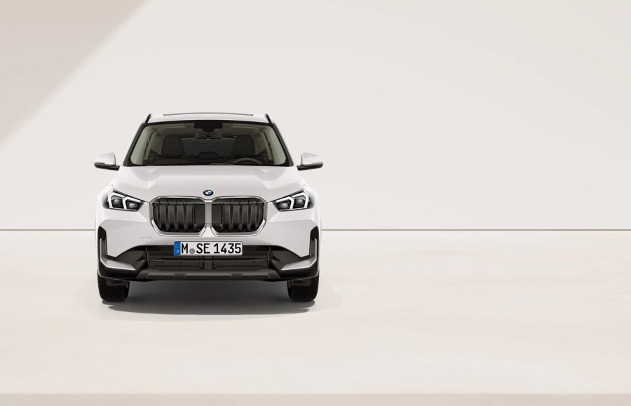 Renting Coches BMW X1 sDrive 20d Mineral White, Night Dusk Blue