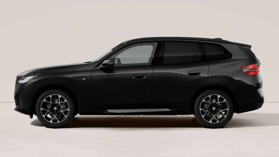 Renting Coches BMW X3 30e xDrive M Sport Black Sapphire, Arctic Race Blue