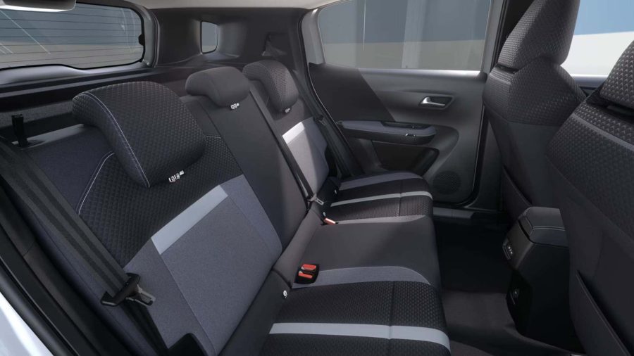 Renting Coches Opel Frontera 1.2T XHT Hybrid eDCT6 107kW Ultimate Arktis White, Kristall Silver