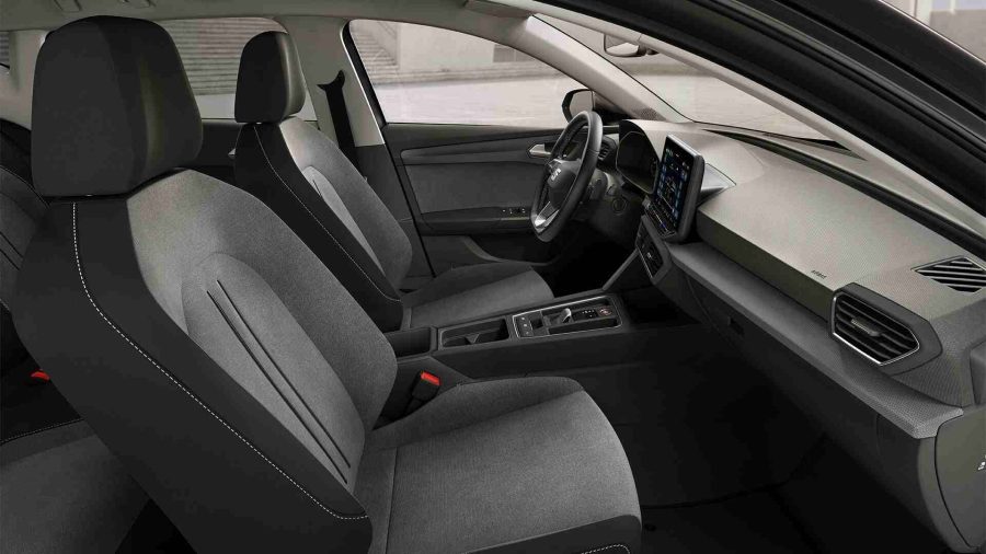 Renting Coches Seat Leon 1.5 eTSI 85kW DSG Style XL Fleet Pack Blanco Suave, Gris Magnetic
